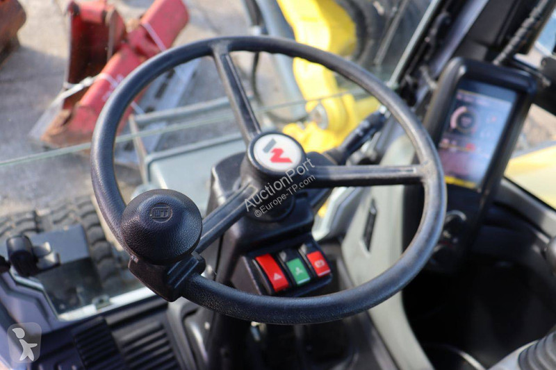 جرافة Neuson EW65