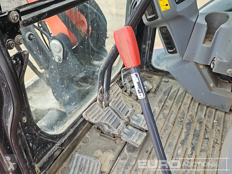Lopatový nakládač Kubota KX057-4