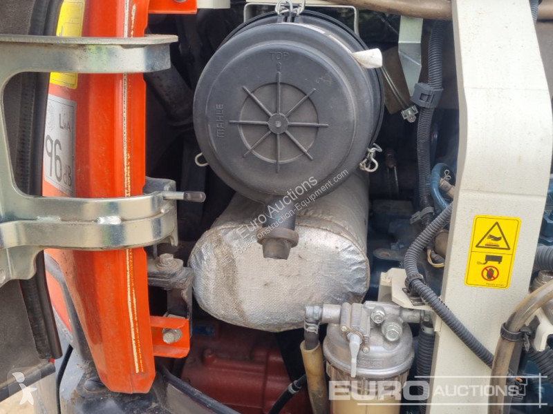 Lopatový nakládač Kubota U48-4