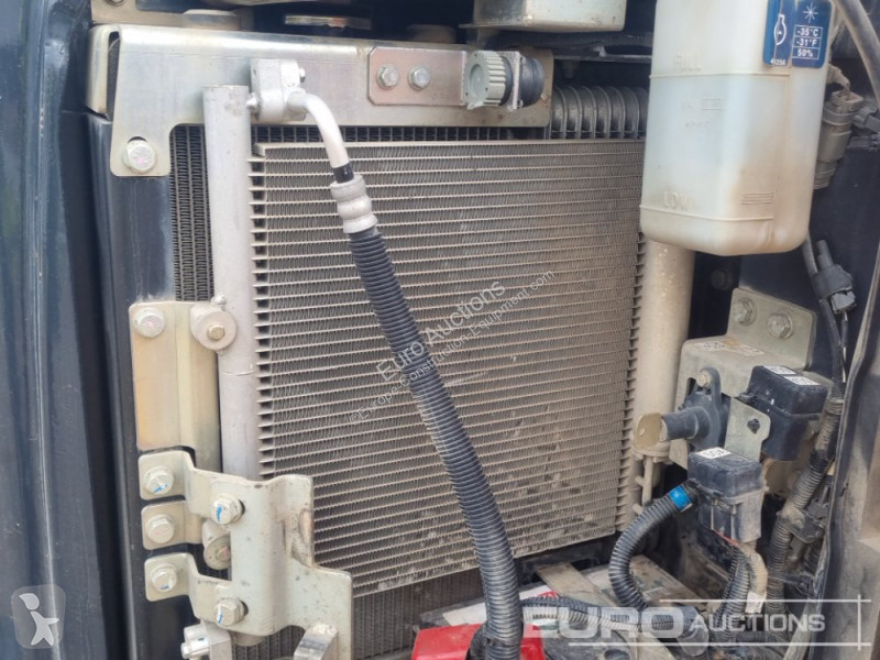 Lopatový nakládač Hitachi ZX33U-6 CLR