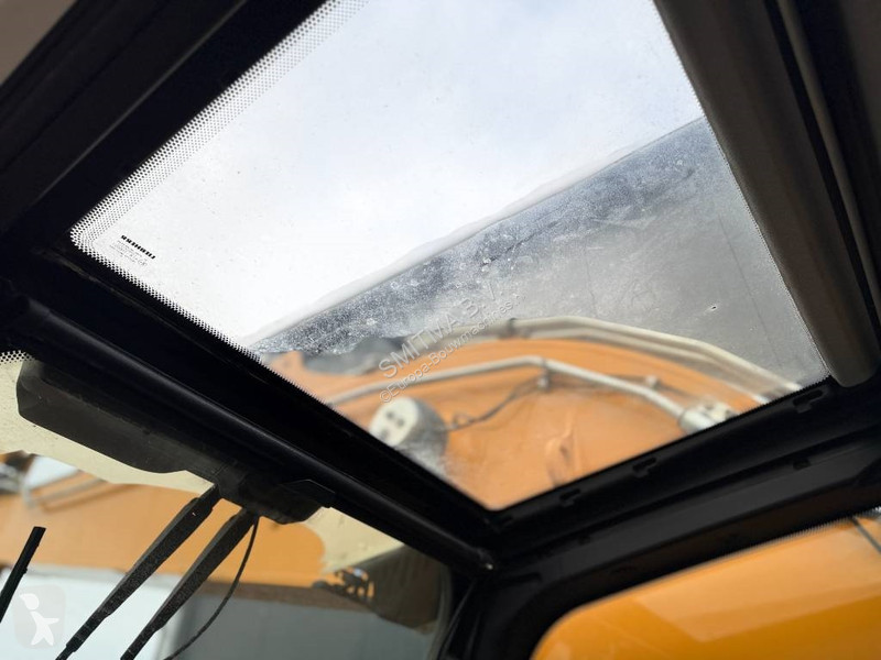 جرافة Liebherr R922 SLC