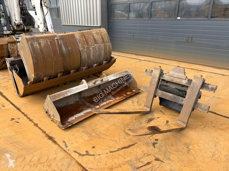 جرافة Mecalac incl. 5 x bucket