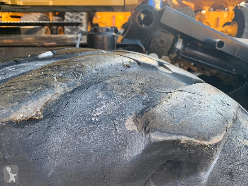 جرافة Caterpillar F