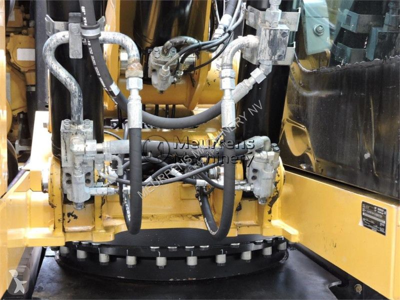 جرافة Caterpillar F