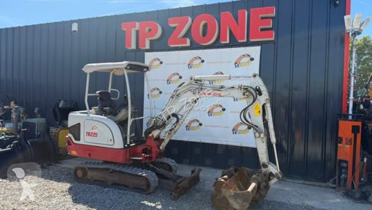 جرافة Takeuchi tb225 voies variables à 23 900 € ht