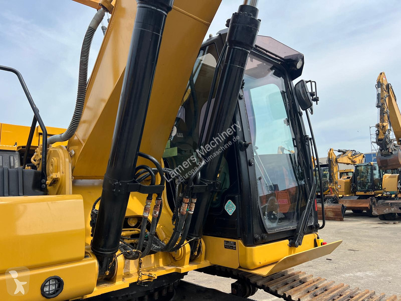 Lopatový nakládač Caterpillar NG 07B .