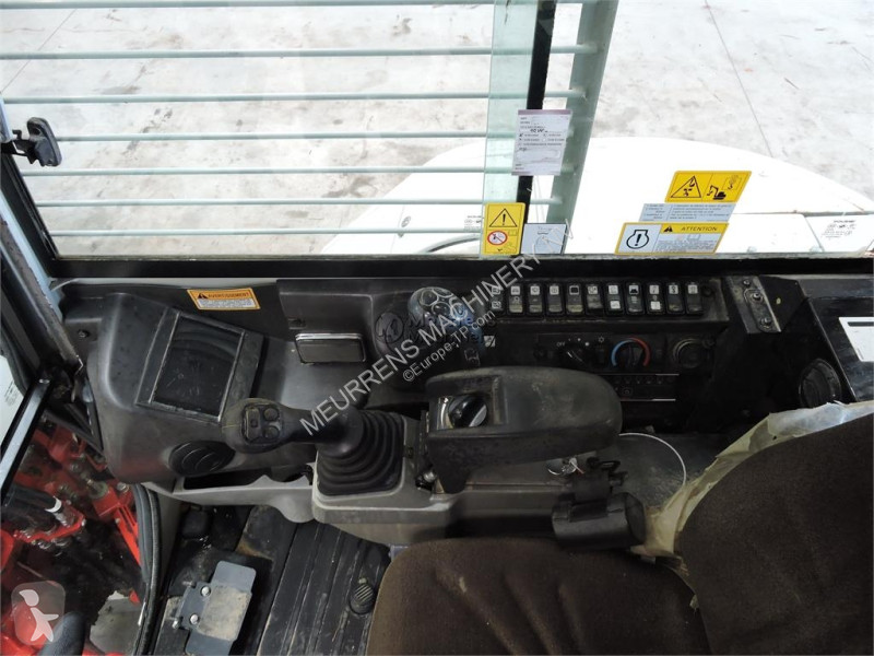 جرافة Takeuchi TB257FR Powertilt