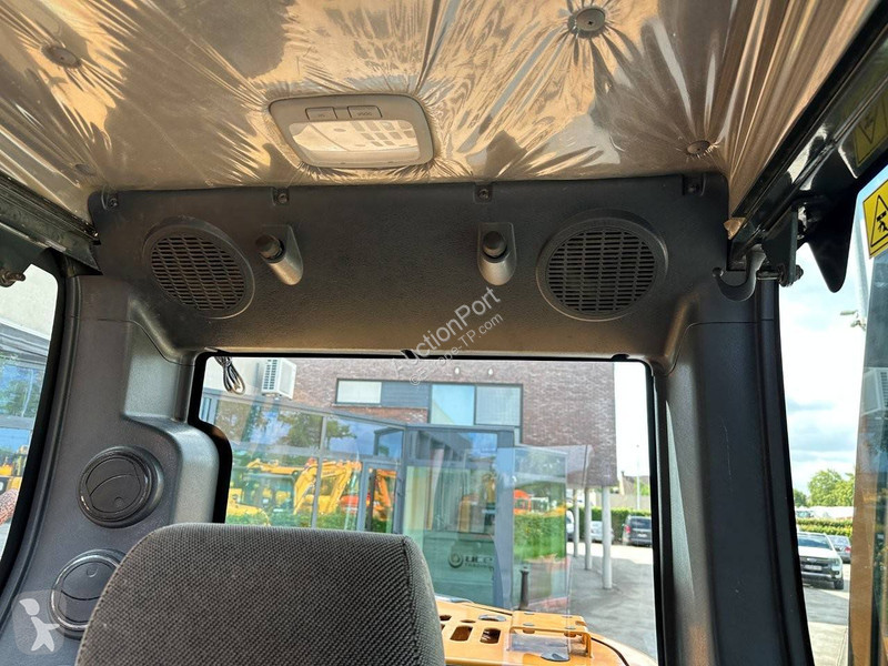 جرافة Hyundai HX130 LCR