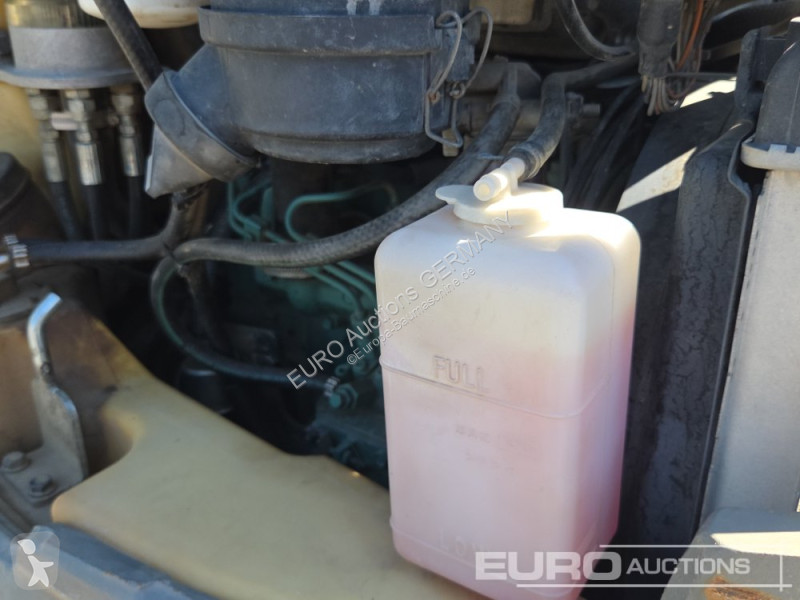 جرافة Volvo ECR25D