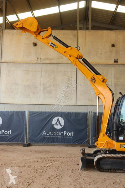 جرافة JCB 8056