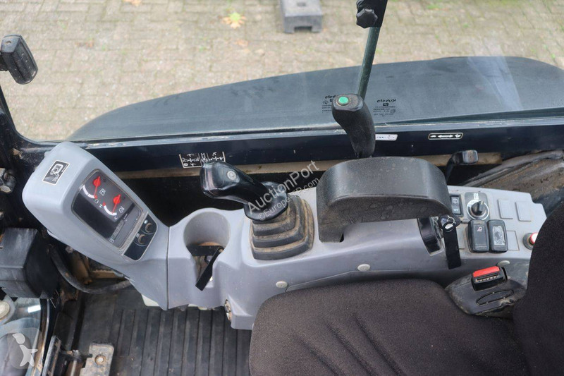 Excavadora Kubota KX030-4