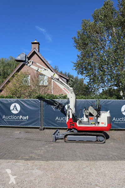 Skovel Takeuchi