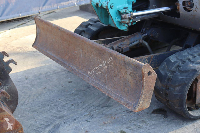 جرافة Kobelco SK25SR