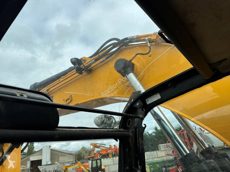 Pelle JCB LC