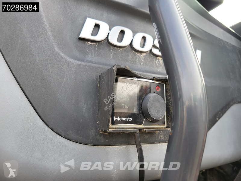 Lopatový nakládač Doosan -7