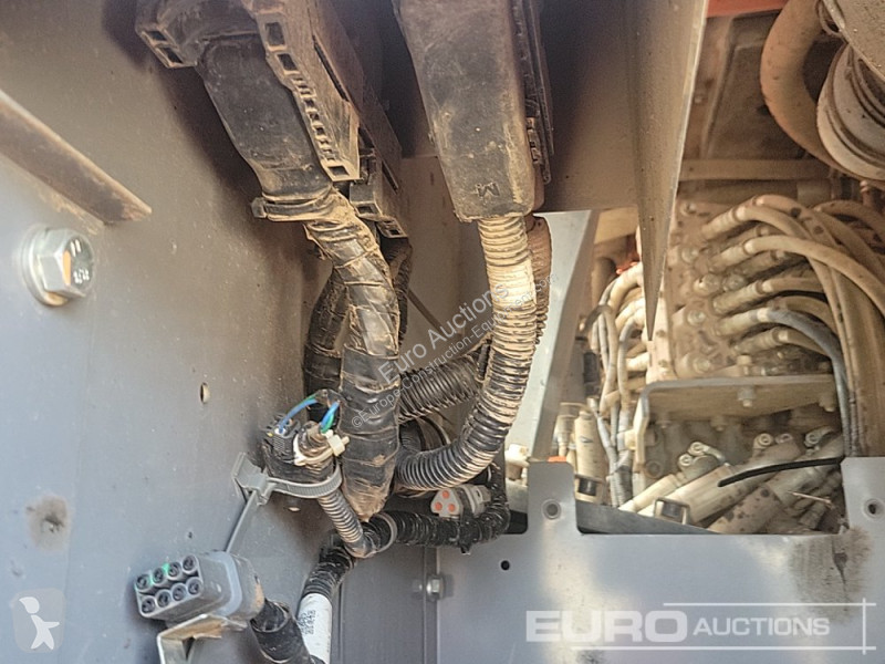 جرافة Hitachi -6