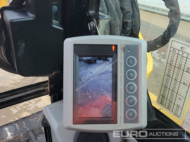 Lopatový nakládač Caterpillar 308E2