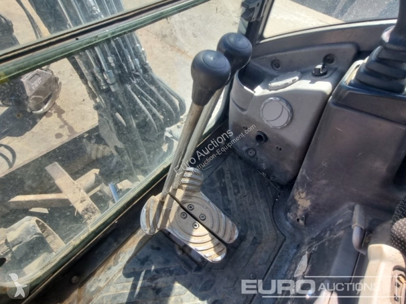 جرافة Volvo EC27D