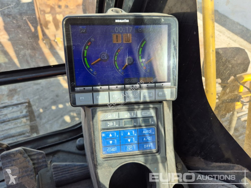 Excavator Komatsu PC210LC-8M0