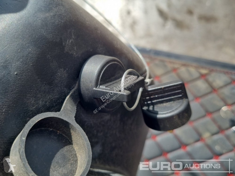 Escavadora JPC HT12