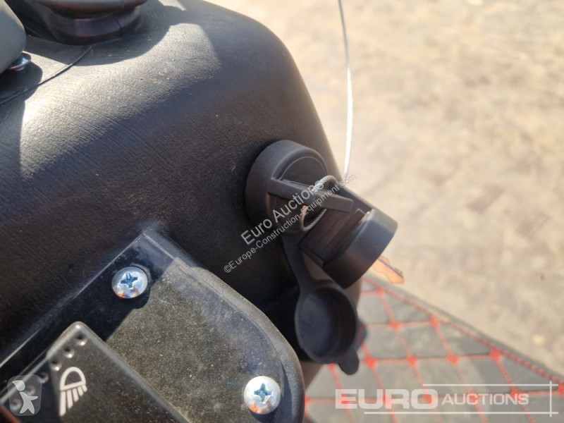 Escavadora JPC HT12