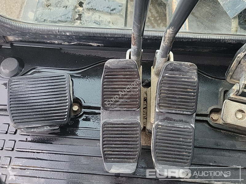 Escavadora Kubota KX080-4A