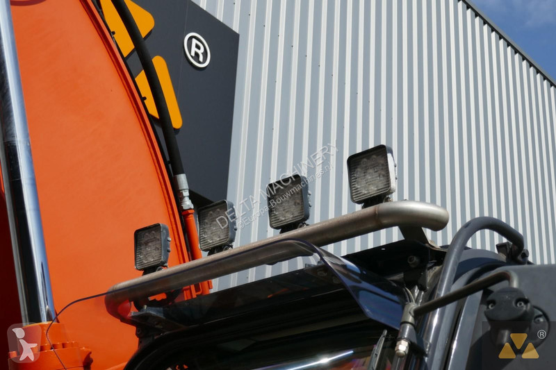 Escavatore Hitachi -6