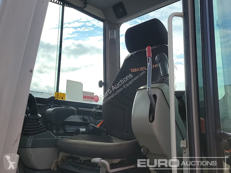 Escavadora Takeuchi 0