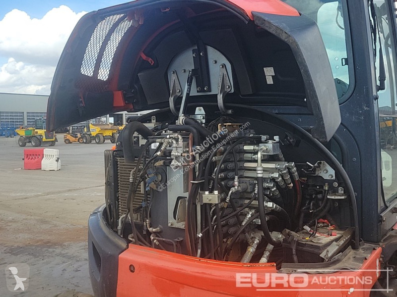 Lopatový nakládač Kubota U48-4