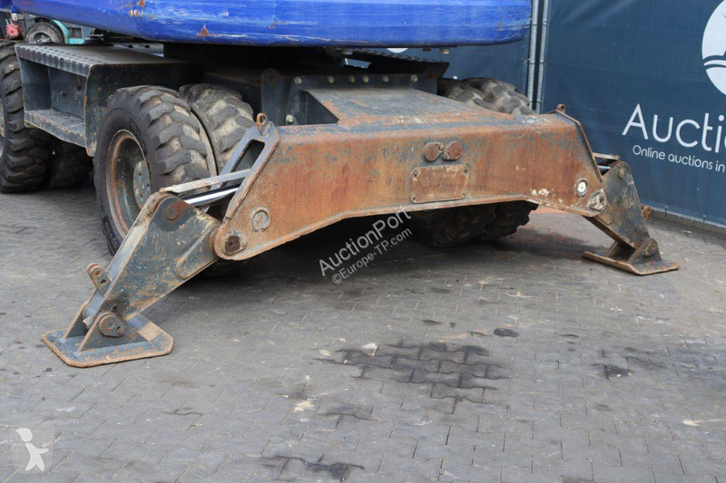 Escavatore Komatsu PW148-8