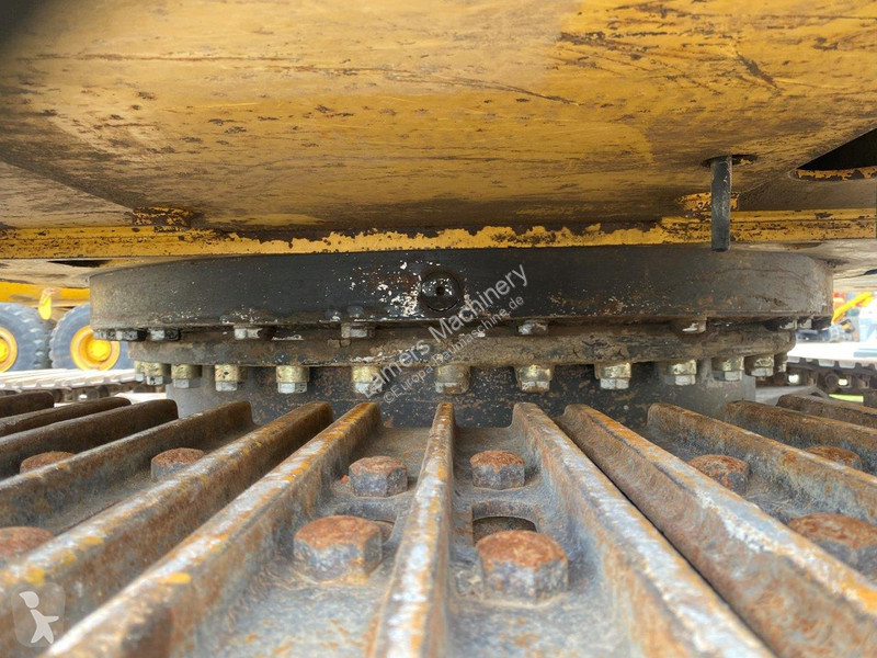 Graafmachine Caterpillar NVT