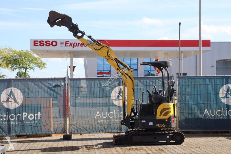 Skovl New Holland E17C