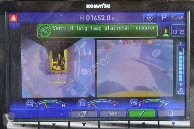 جرافة Komatsu PC138US-11