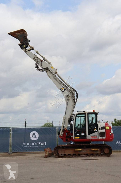 جرافة Takeuchi TB2150