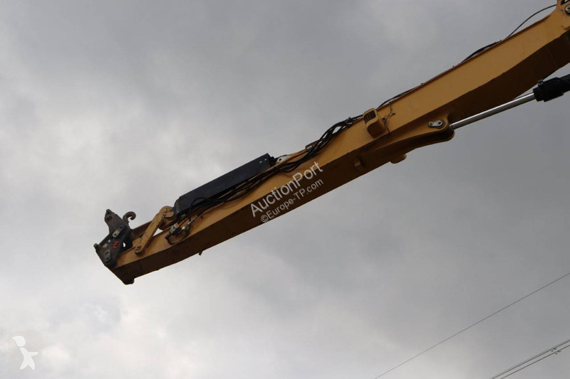 جرافة Caterpillar UHD
