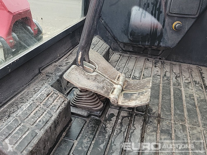 Lopatový nakládač Yanmar SV26
