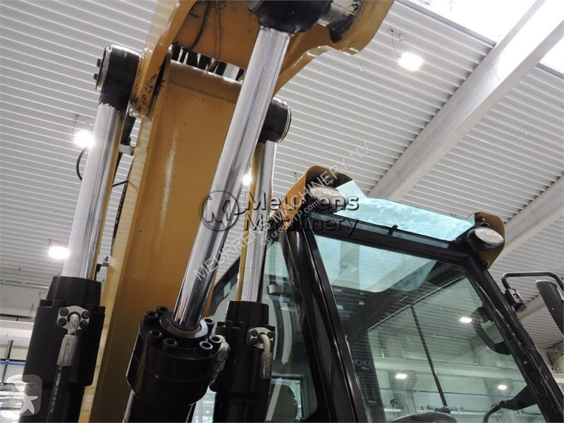 جرافة Caterpillar F