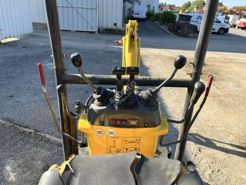 جرافة Komatsu  PC09-1
