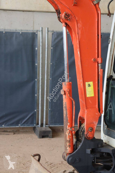 جرافة Kubota -3EU
