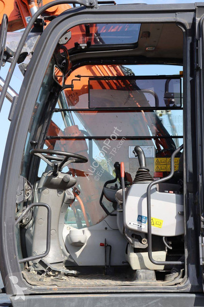 جرافة Hitachi ZX140W-6