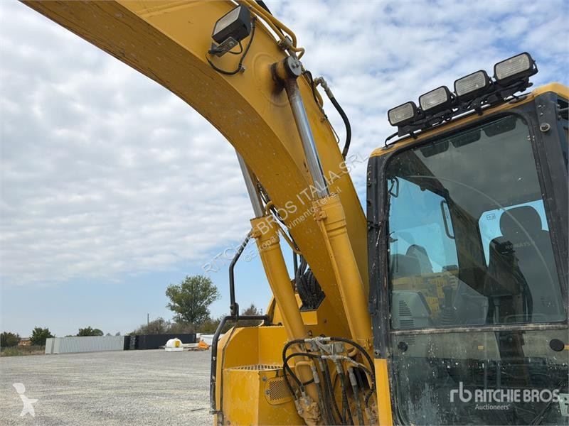 جرافة Komatsu PC 138US-11 Tracked Excavator