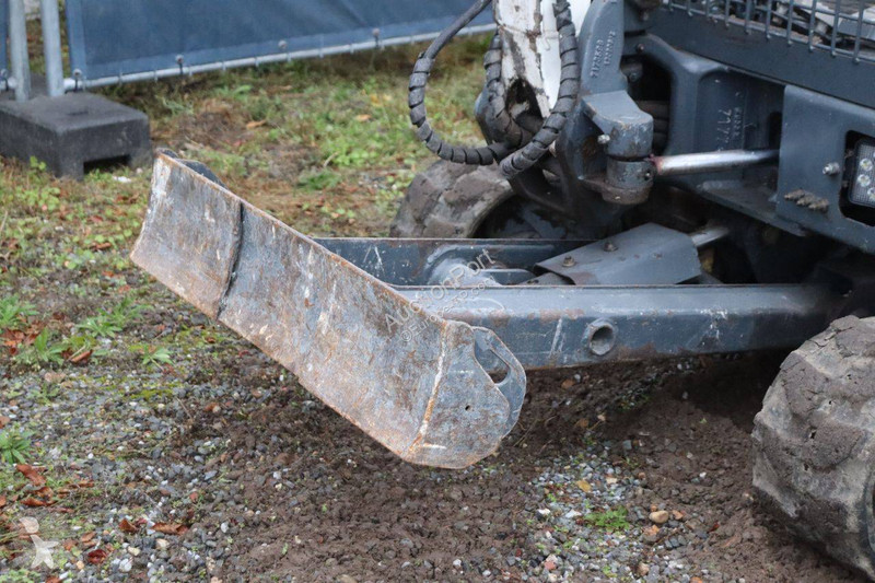 Багер Bobcat