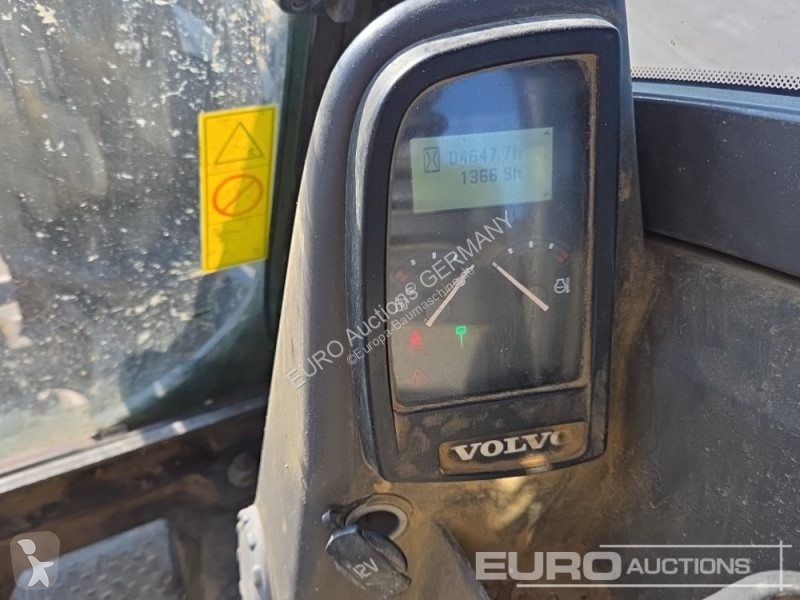 Багер Volvo ECR50D