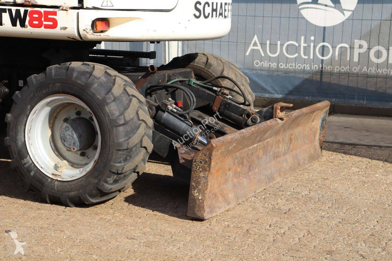 جرافة Schaeff TW85