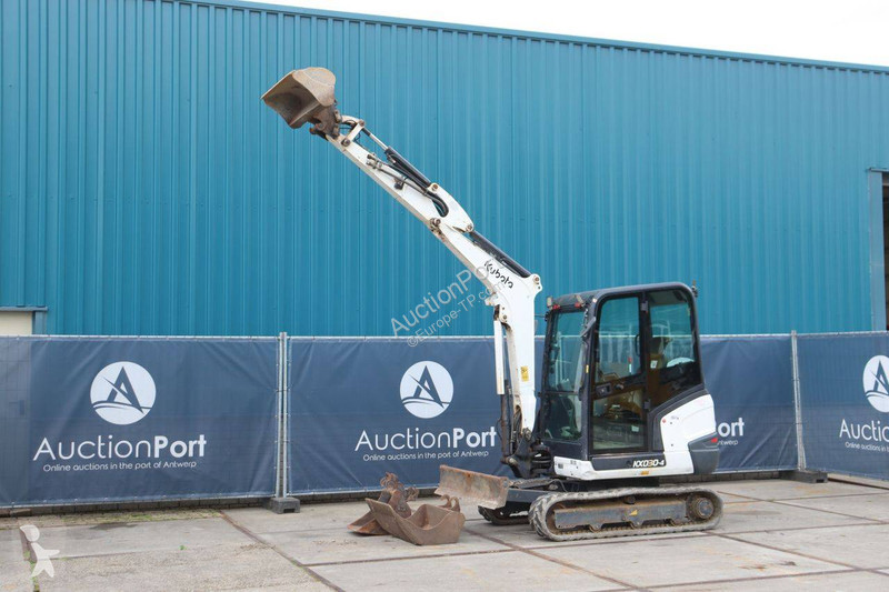 جرافة Kubota