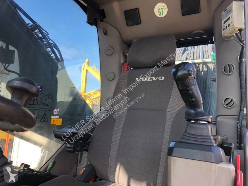 Escavadora Volvo EW240EMH
