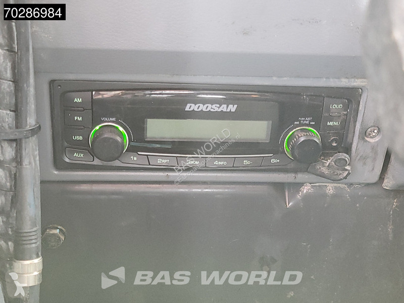 Lopatový nakládač Doosan -7