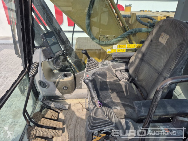 Excavator Caterpillar 3