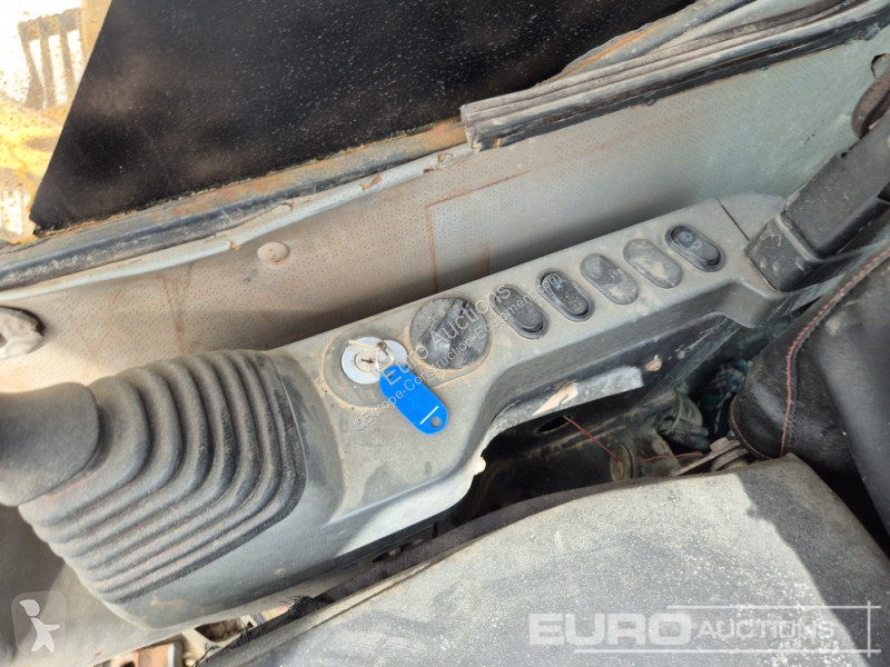 Escavatore Komatsu PC210-8M0