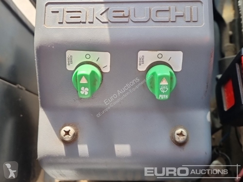 Escavatore Takeuchi